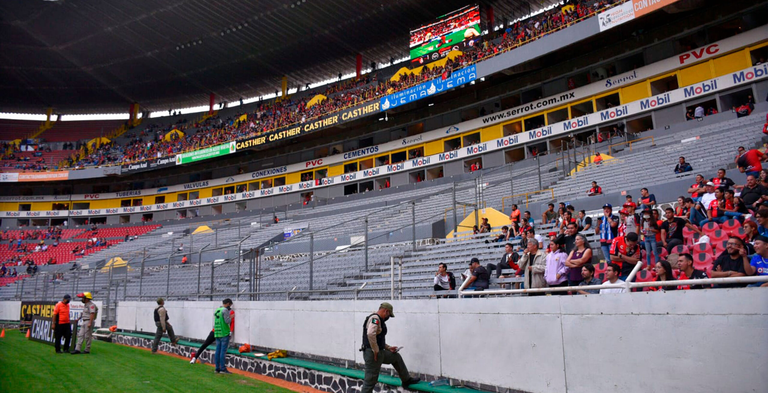 Atlas started their bicampeon defense in a mostly empty stadium - CABRA  Sports